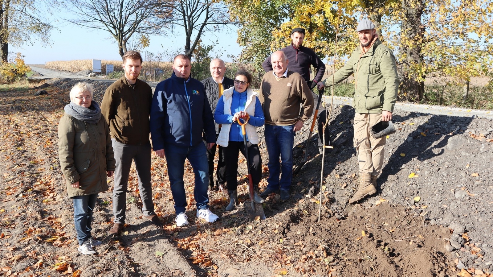 Zdjęcie w galerii na portalu naszraciborz.pl: Na Turmasach ruszył program czereśniowy radnego Bolika. Wandale nie kazali na siebie długo czekać! wiadomości z regionu