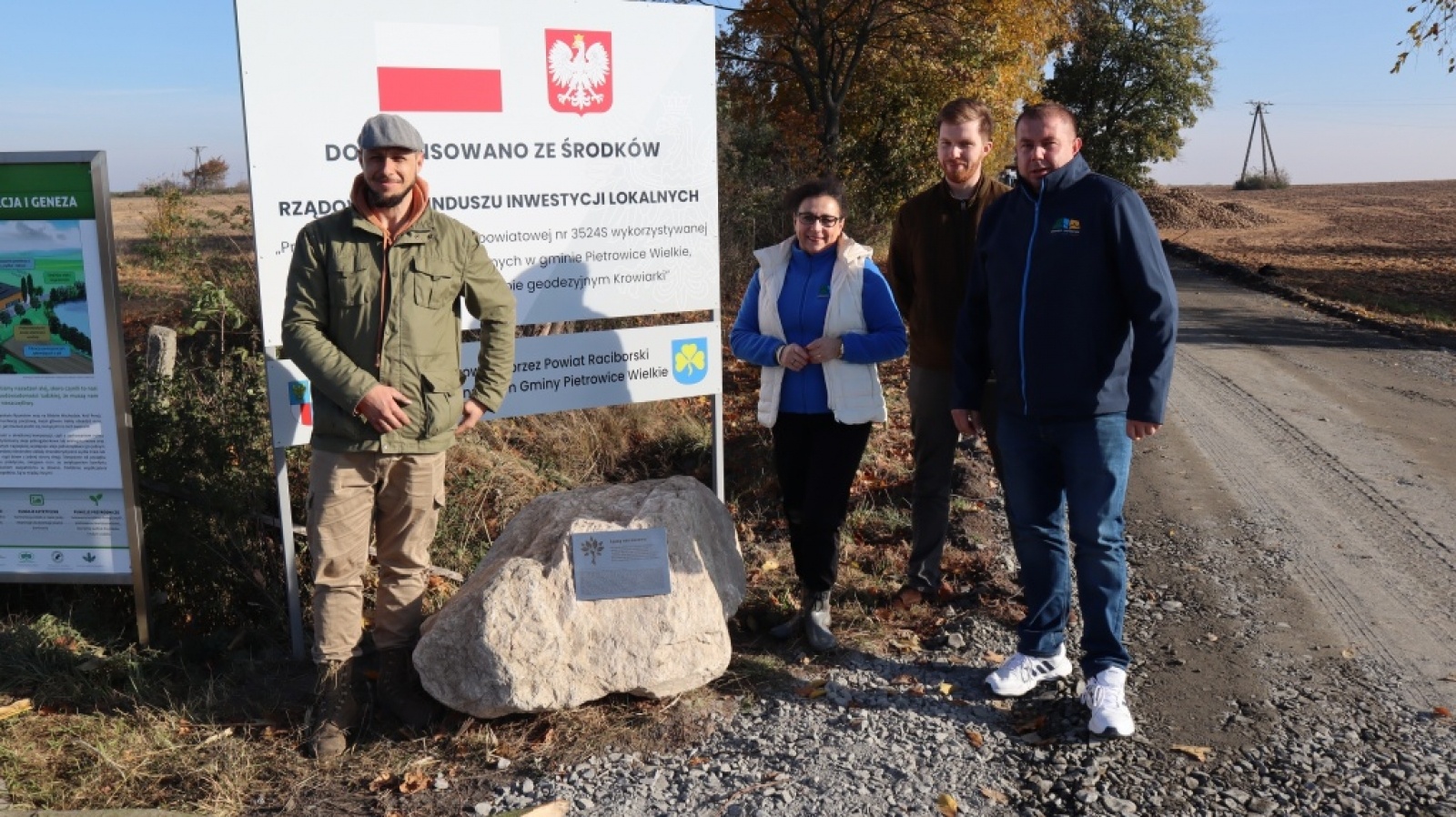 Zdjęcie w galerii na portalu naszraciborz.pl: Powiat włącza się w kolejną akcję sadzenia drzew wiadomości z regionu