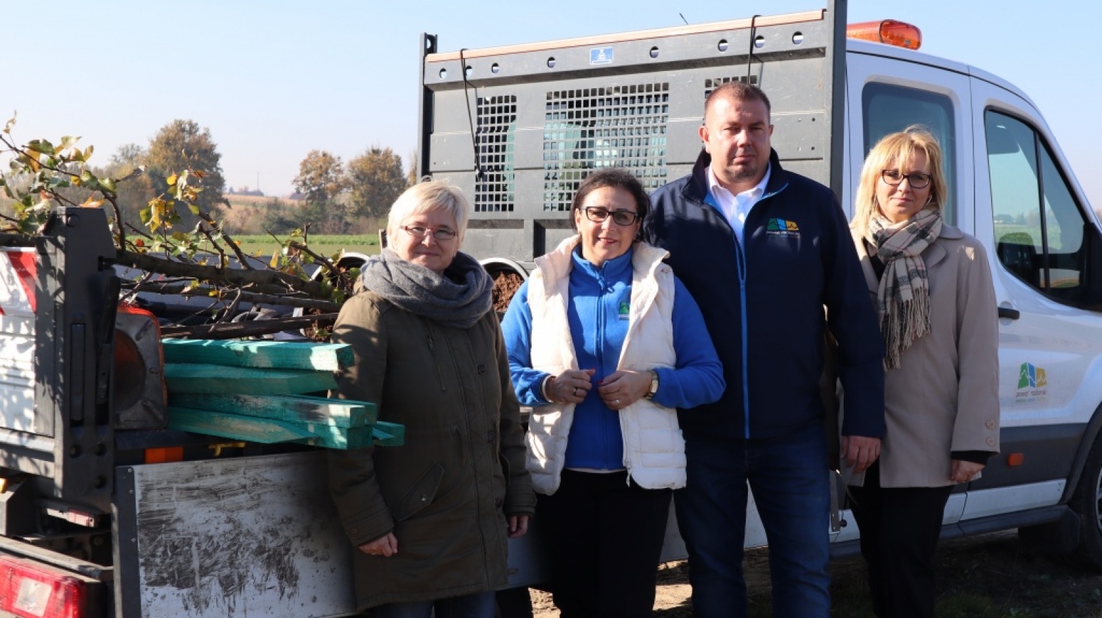Zdjęcie w galerii na portalu naszraciborz.pl: Powiat włącza się w kolejną akcję sadzenia drzew wiadomości z regionu