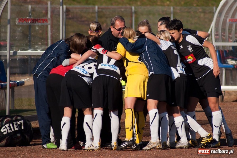 Zdjęcie w galerii na portalu naszraciborz.pl: Unitki mistrzyniami jesieni wiadomości z regionu