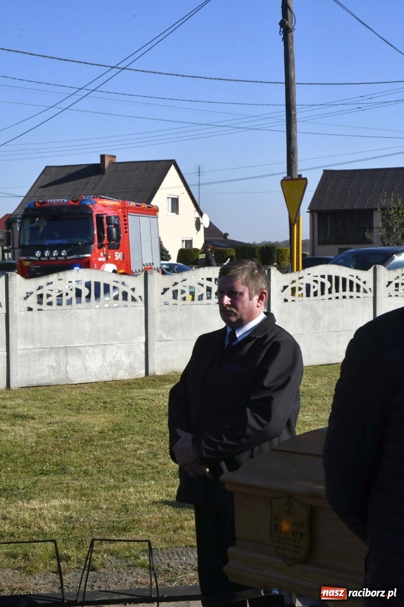 Zdjęcie w galerii na portalu naszraciborz.pl: W Zawadzie Książęcej pożegnano śp. ks. Rudolfa Beera [FOTO i WIDEO] wiadomości z regionu