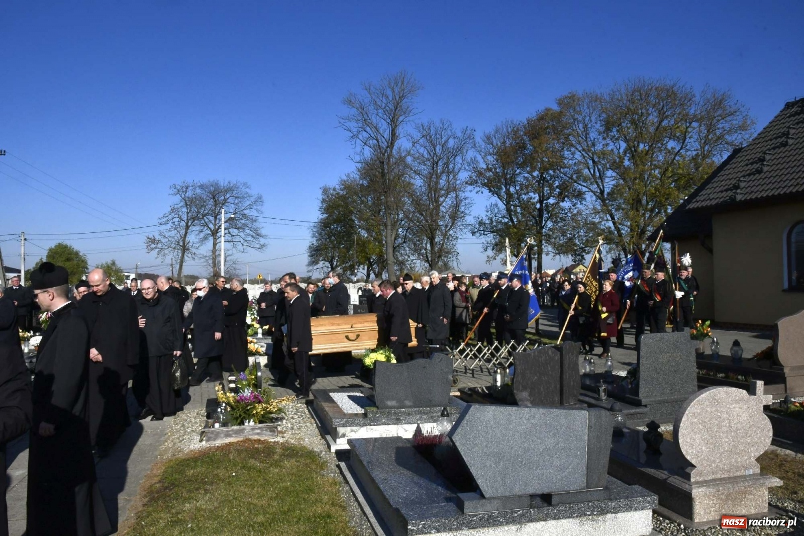 Zdjęcie w galerii na portalu naszraciborz.pl: W Zawadzie Książęcej pożegnano śp. ks. Rudolfa Beera [FOTO i WIDEO] wiadomości z regionu