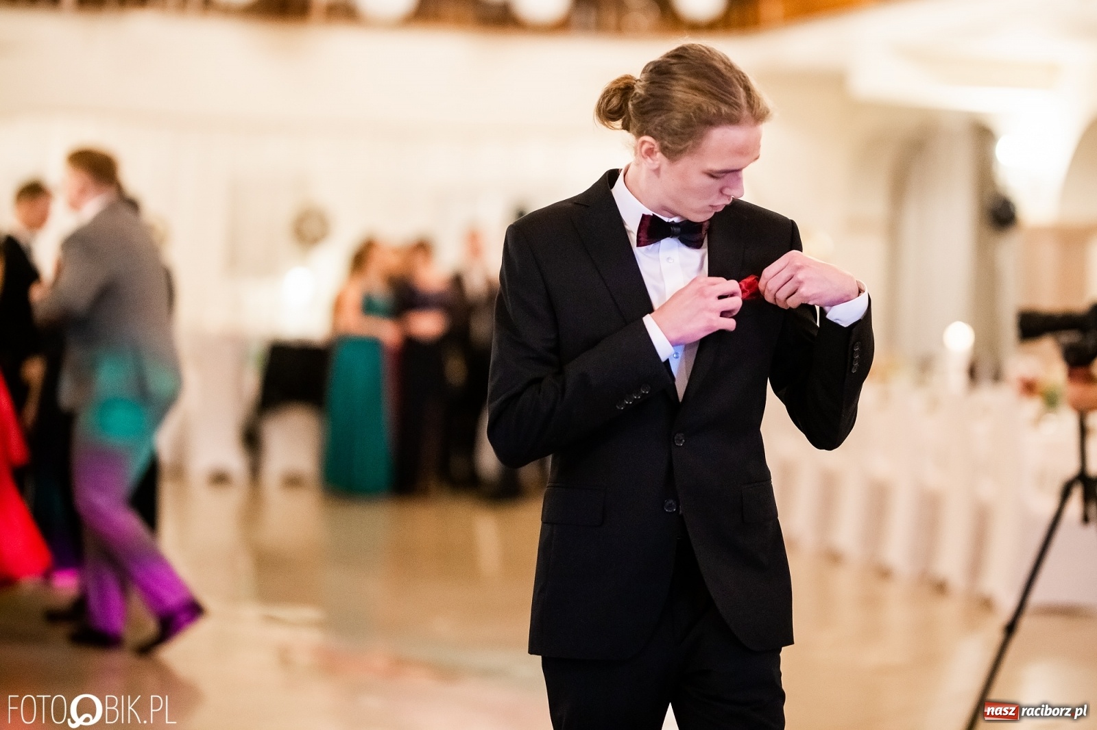 Zdjęcie w galerii na portalu naszraciborz.pl: Studniówka II LO im. Adama Mickiewicza w Raciborzu [FOTO i WIDEO] wiadomości z regionu