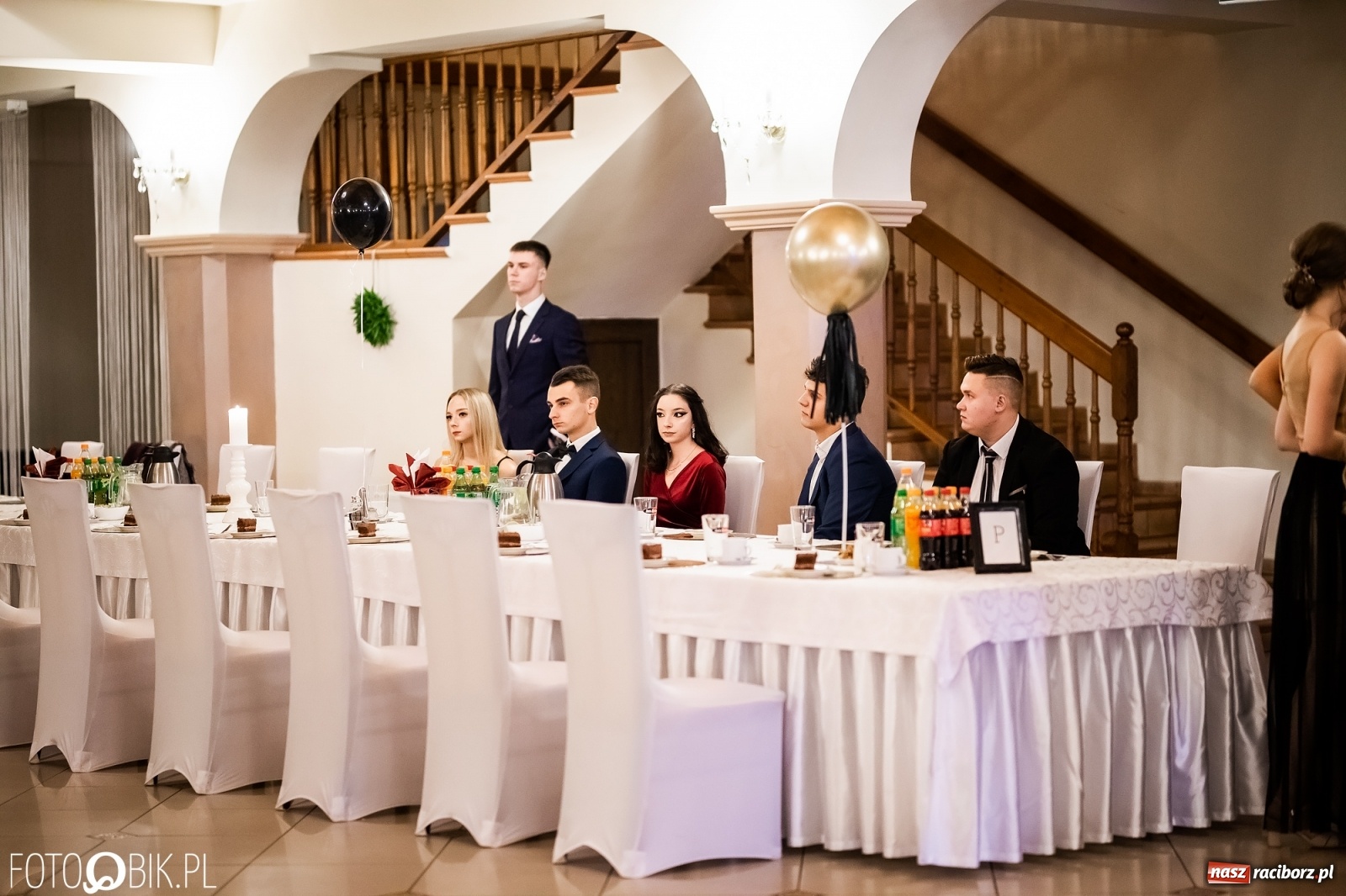 Zdjęcie w galerii na portalu naszraciborz.pl: Studniówka II LO im. Adama Mickiewicza w Raciborzu [FOTO i WIDEO] wiadomości z regionu