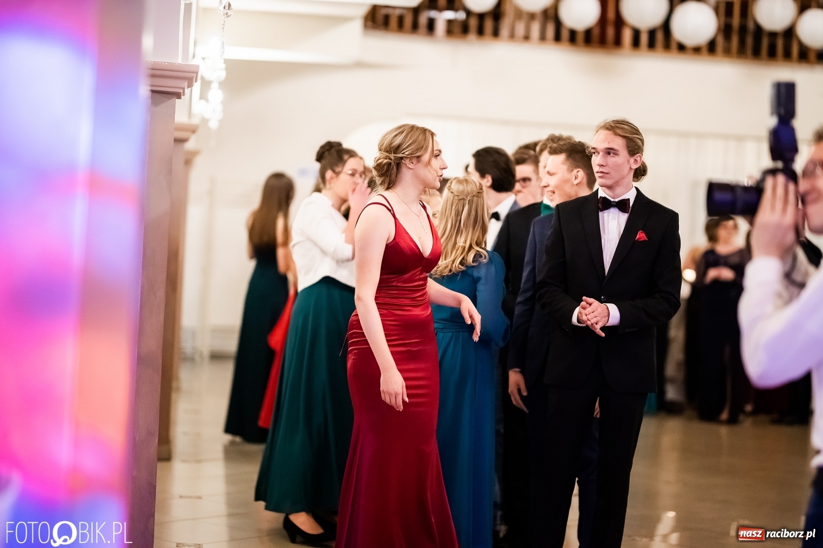 Zdjęcie w galerii na portalu naszraciborz.pl: Studniówka II LO im. Adama Mickiewicza w Raciborzu [FOTO i WIDEO] wiadomości z regionu