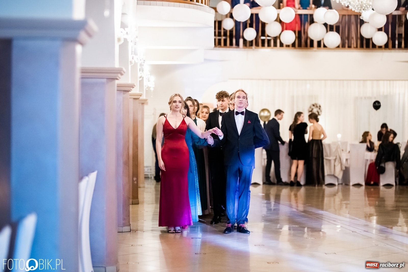 Zdjęcie w galerii na portalu naszraciborz.pl: Studniówka II LO im. Adama Mickiewicza w Raciborzu [FOTO i WIDEO] wiadomości z regionu