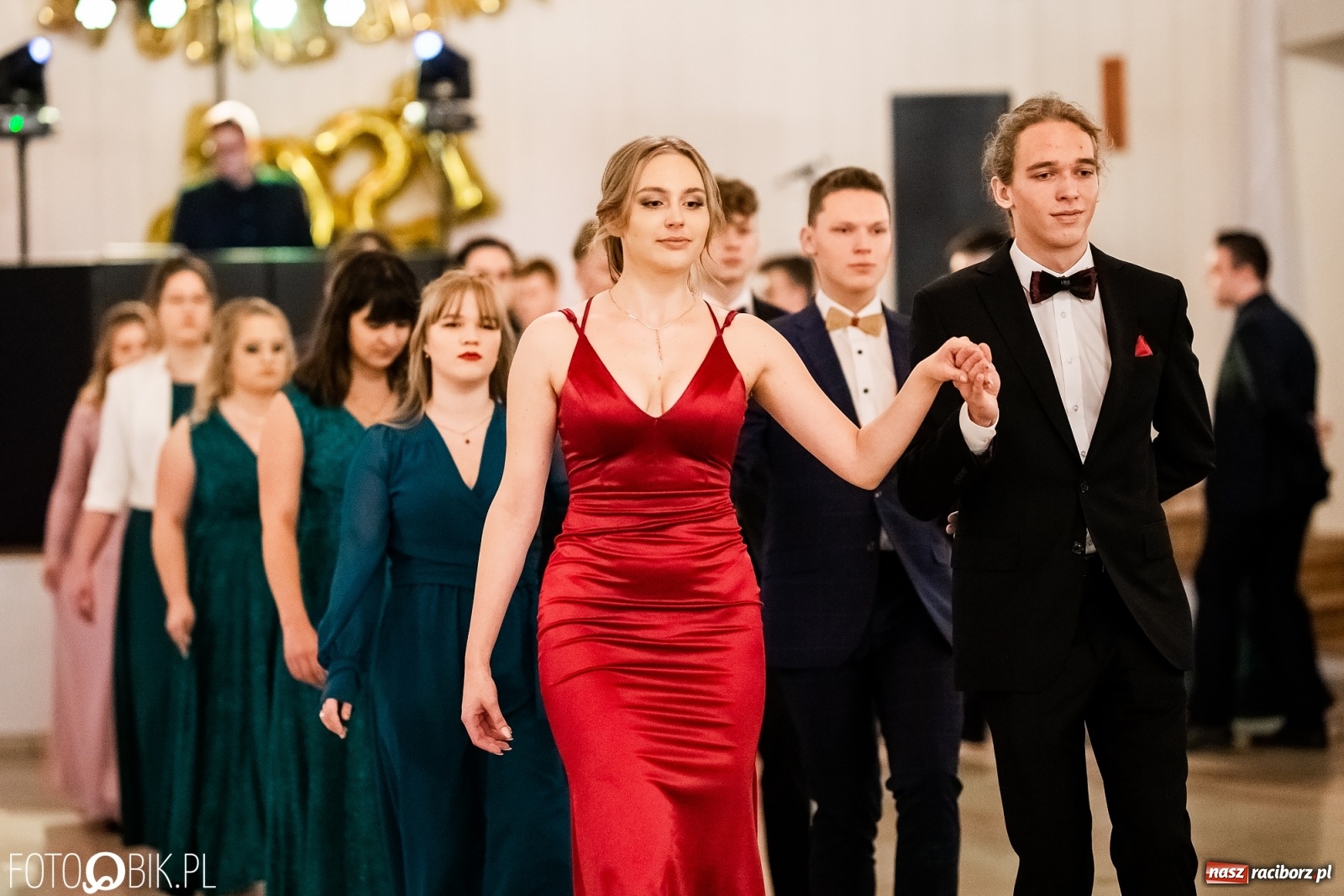 Zdjęcie w galerii na portalu naszraciborz.pl: Studniówka II LO im. Adama Mickiewicza w Raciborzu [FOTO i WIDEO] wiadomości z regionu