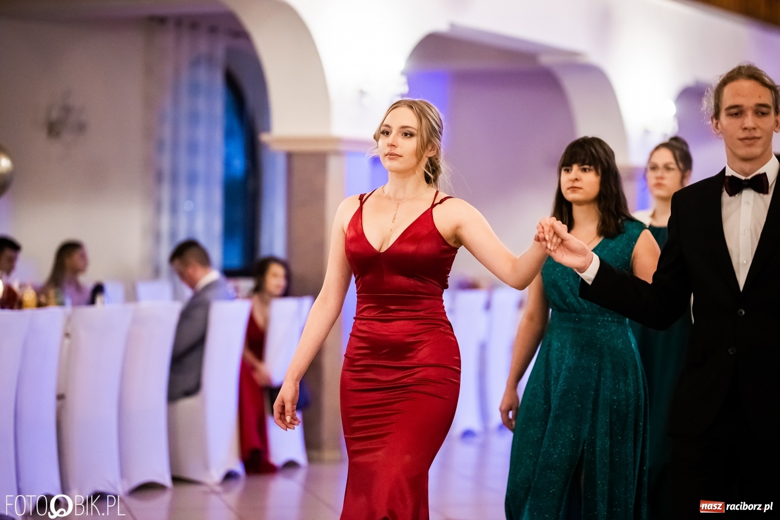 Zdjęcie w galerii na portalu naszraciborz.pl: Studniówka II LO im. Adama Mickiewicza w Raciborzu [FOTO i WIDEO] wiadomości z regionu