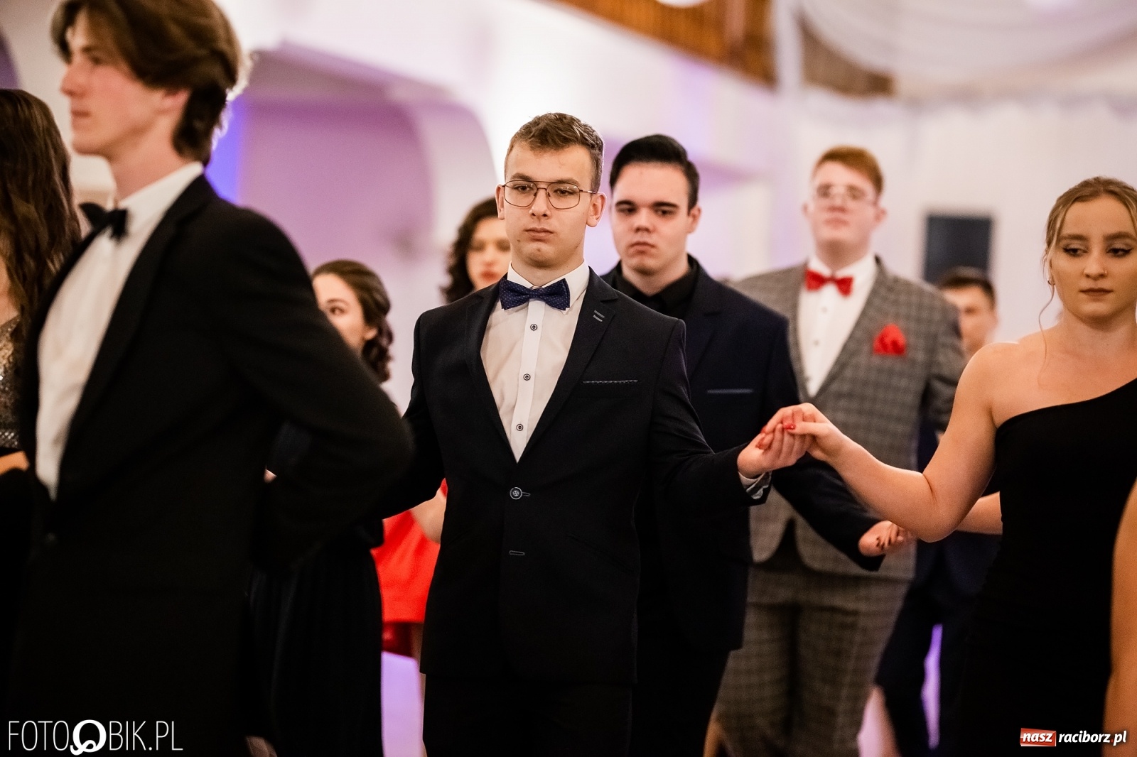 Zdjęcie w galerii na portalu naszraciborz.pl: Studniówka II LO im. Adama Mickiewicza w Raciborzu [FOTO i WIDEO] wiadomości z regionu