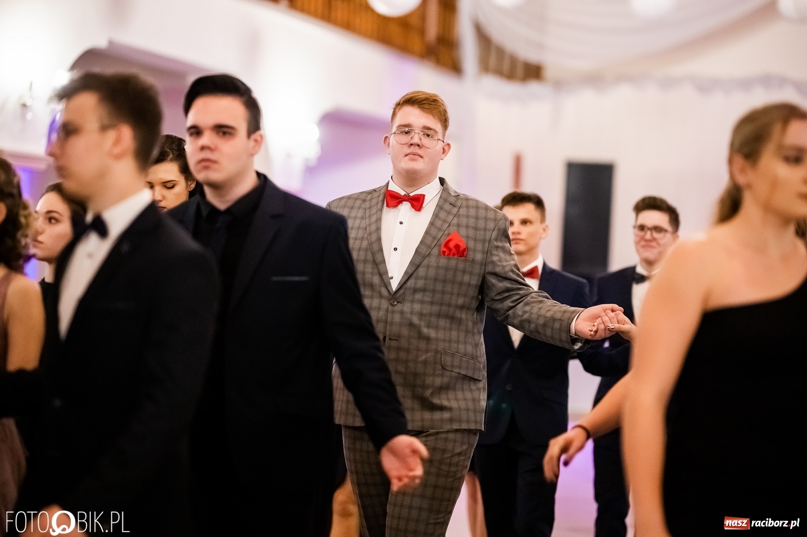 Zdjęcie w galerii na portalu naszraciborz.pl: Studniówka II LO im. Adama Mickiewicza w Raciborzu [FOTO i WIDEO] wiadomości z regionu