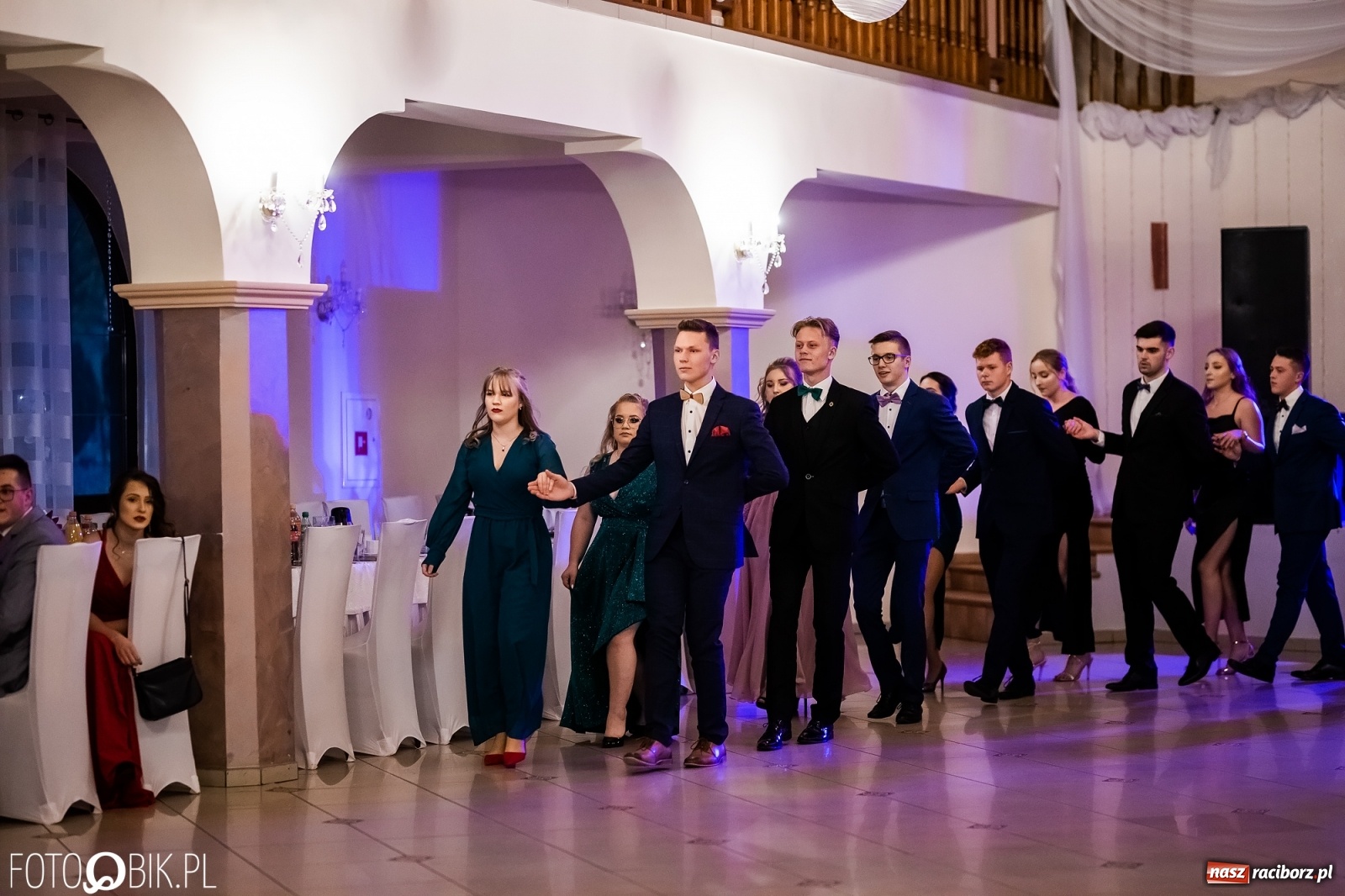 Zdjęcie w galerii na portalu naszraciborz.pl: Studniówka II LO im. Adama Mickiewicza w Raciborzu [FOTO i WIDEO] wiadomości z regionu