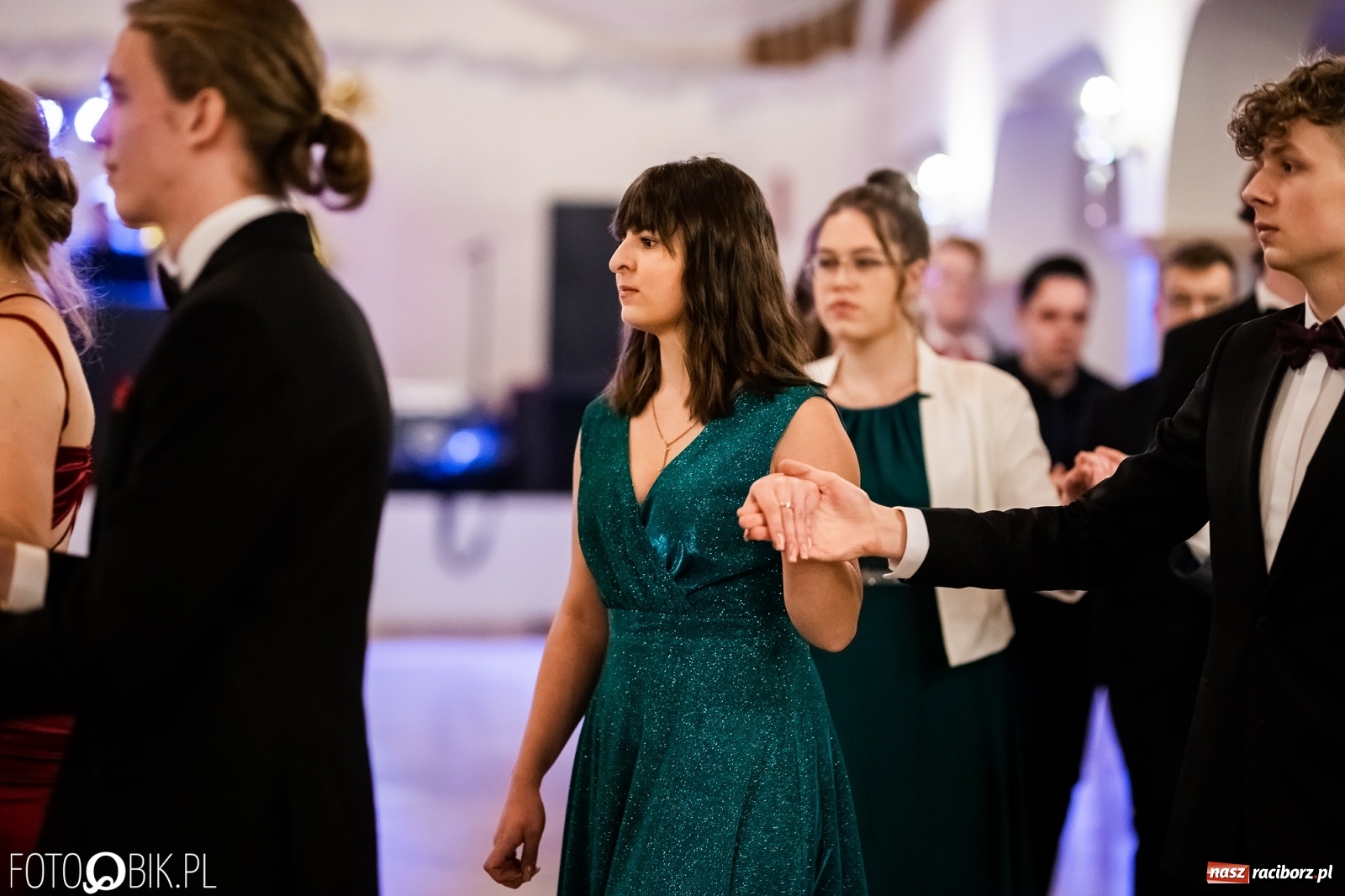 Zdjęcie w galerii na portalu naszraciborz.pl: Studniówka II LO im. Adama Mickiewicza w Raciborzu [FOTO i WIDEO] wiadomości z regionu