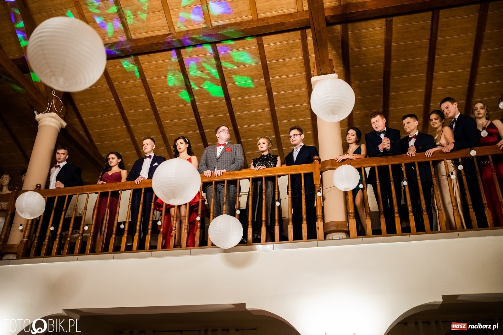 Zdjęcie w galerii na portalu naszraciborz.pl: Studniówka II LO im. Adama Mickiewicza w Raciborzu [FOTO i WIDEO] wiadomości z regionu