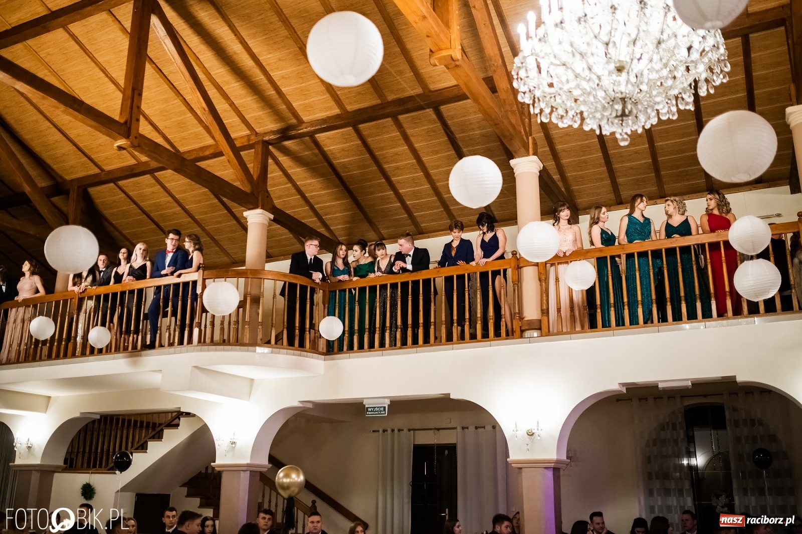 Zdjęcie w galerii na portalu naszraciborz.pl: Studniówka II LO im. Adama Mickiewicza w Raciborzu [FOTO i WIDEO] wiadomości z regionu