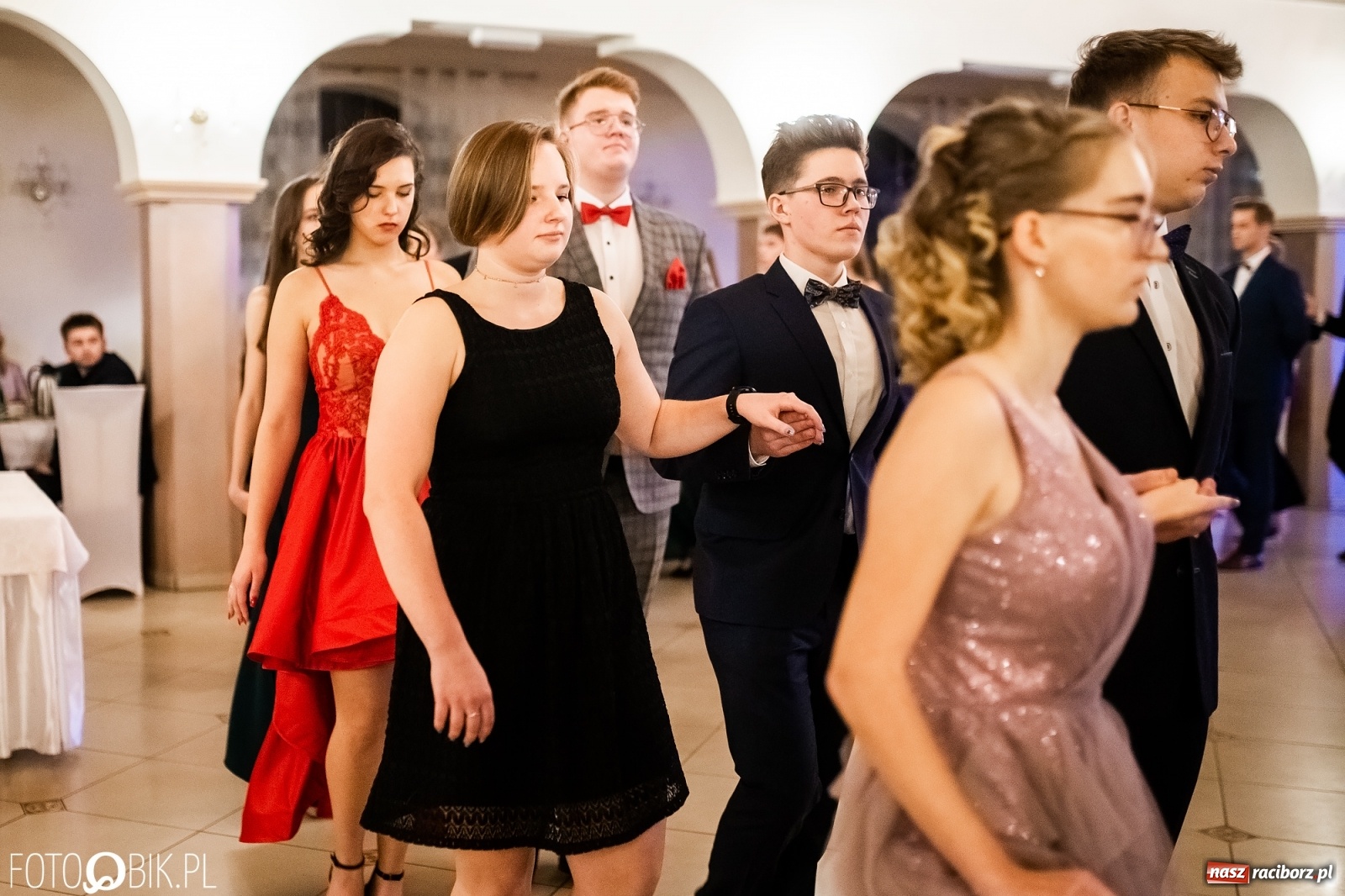 Zdjęcie w galerii na portalu naszraciborz.pl: Studniówka II LO im. Adama Mickiewicza w Raciborzu [FOTO i WIDEO] wiadomości z regionu