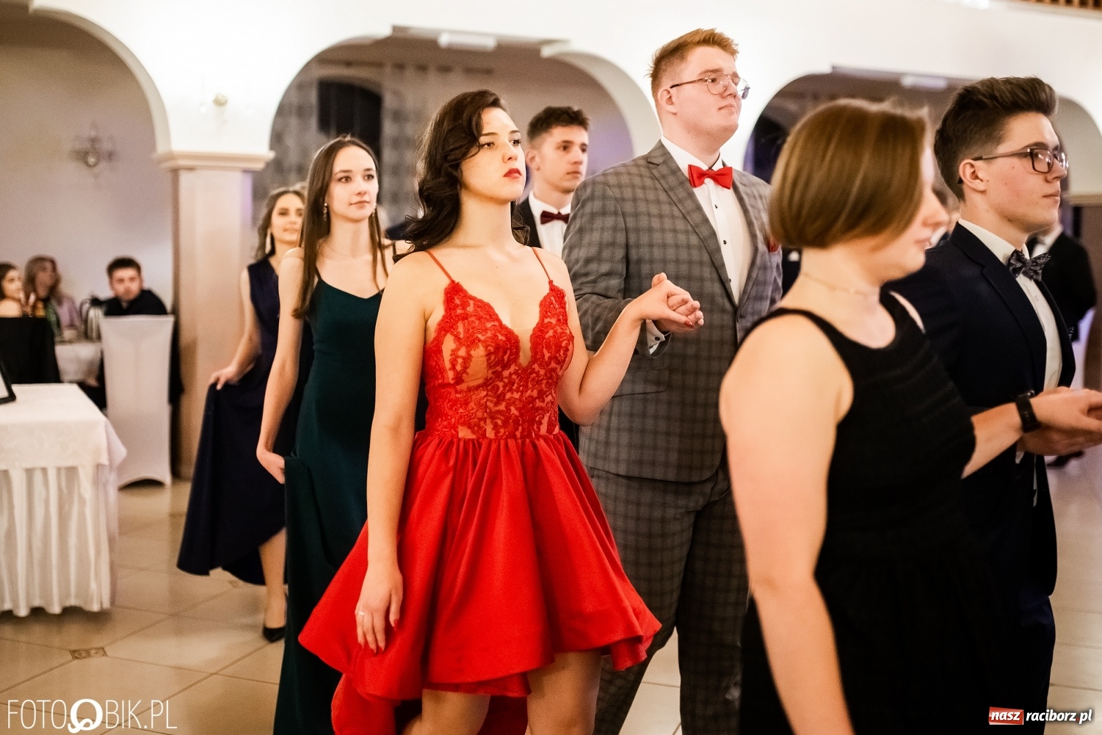 Zdjęcie w galerii na portalu naszraciborz.pl: Studniówka II LO im. Adama Mickiewicza w Raciborzu [FOTO i WIDEO] wiadomości z regionu