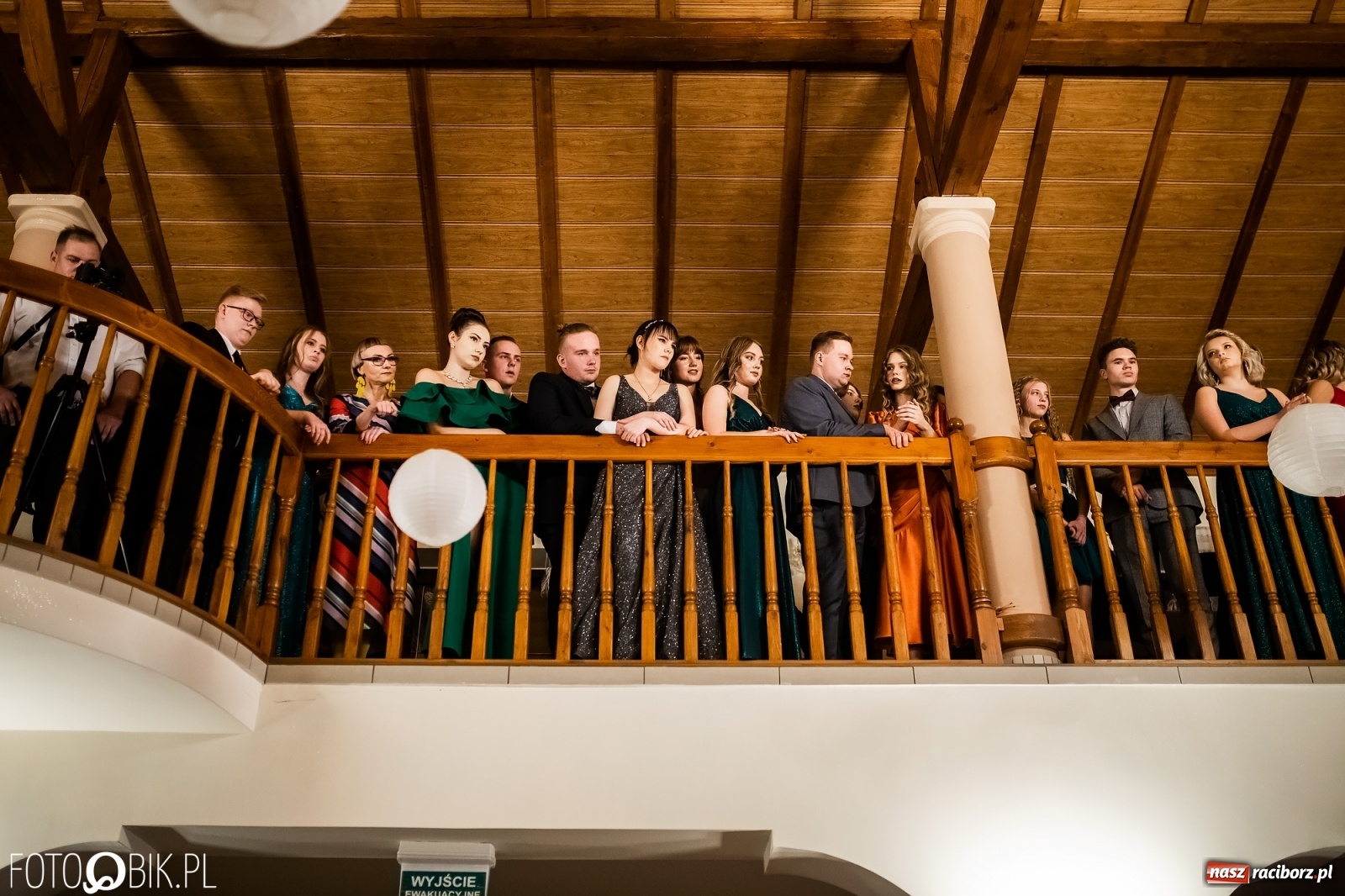 Zdjęcie w galerii na portalu naszraciborz.pl: Studniówka II LO im. Adama Mickiewicza w Raciborzu [FOTO i WIDEO] wiadomości z regionu