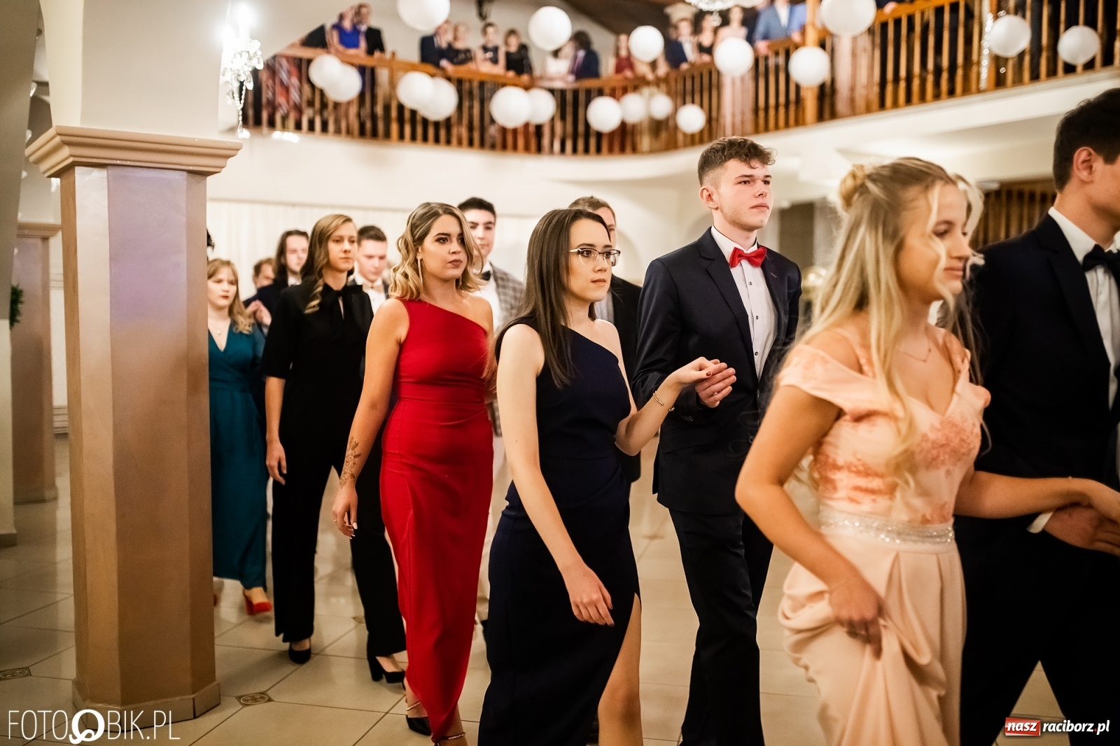 Zdjęcie w galerii na portalu naszraciborz.pl: Studniówka II LO im. Adama Mickiewicza w Raciborzu [FOTO i WIDEO] wiadomości z regionu