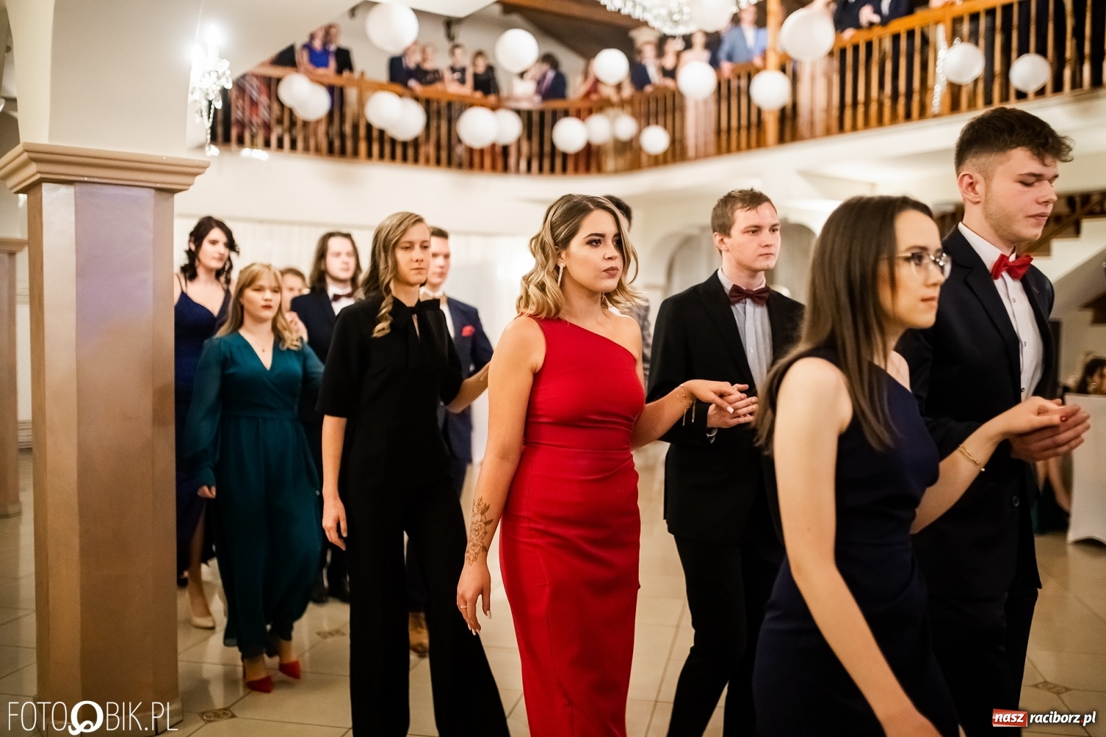 Zdjęcie w galerii na portalu naszraciborz.pl: Studniówka II LO im. Adama Mickiewicza w Raciborzu [FOTO i WIDEO] wiadomości z regionu