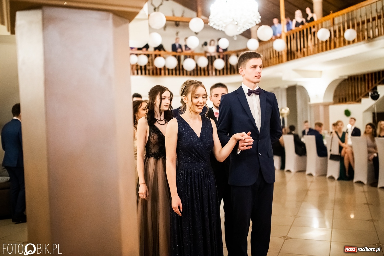 Zdjęcie w galerii na portalu naszraciborz.pl: Studniówka II LO im. Adama Mickiewicza w Raciborzu [FOTO i WIDEO] wiadomości z regionu