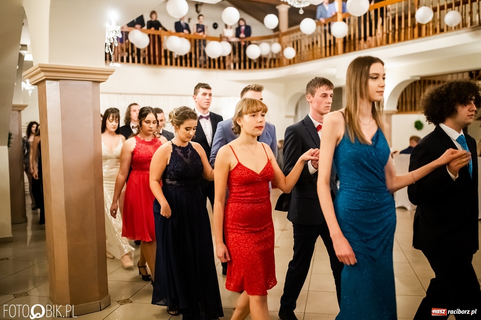 Zdjęcie w galerii na portalu naszraciborz.pl: Studniówka II LO im. Adama Mickiewicza w Raciborzu [FOTO i WIDEO] wiadomości z regionu