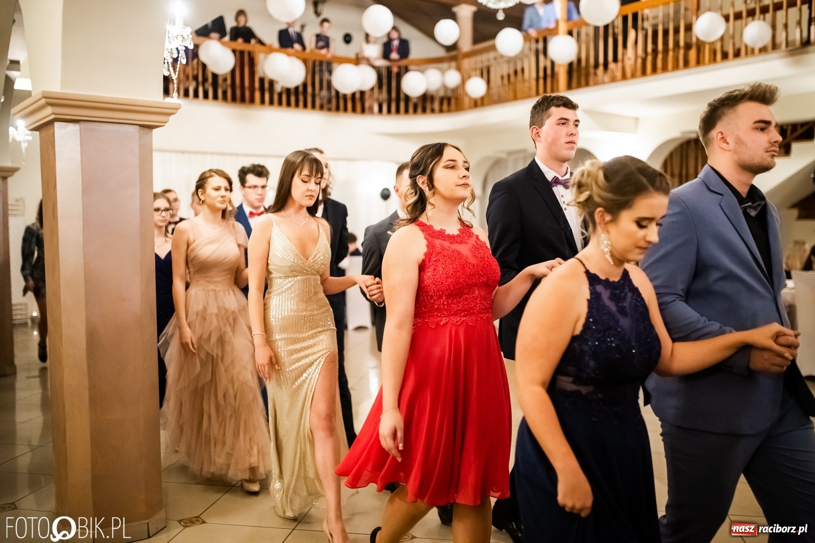 Zdjęcie w galerii na portalu naszraciborz.pl: Studniówka II LO im. Adama Mickiewicza w Raciborzu [FOTO i WIDEO] wiadomości z regionu