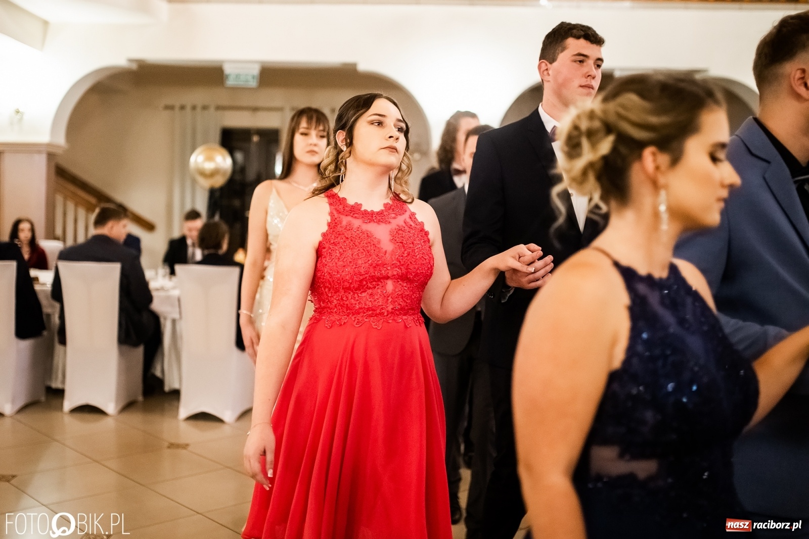 Zdjęcie w galerii na portalu naszraciborz.pl: Studniówka II LO im. Adama Mickiewicza w Raciborzu [FOTO i WIDEO] wiadomości z regionu