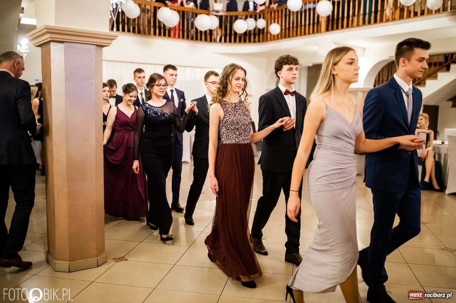 Zdjęcie w galerii na portalu naszraciborz.pl: Studniówka II LO im. Adama Mickiewicza w Raciborzu [FOTO i WIDEO] wiadomości z regionu