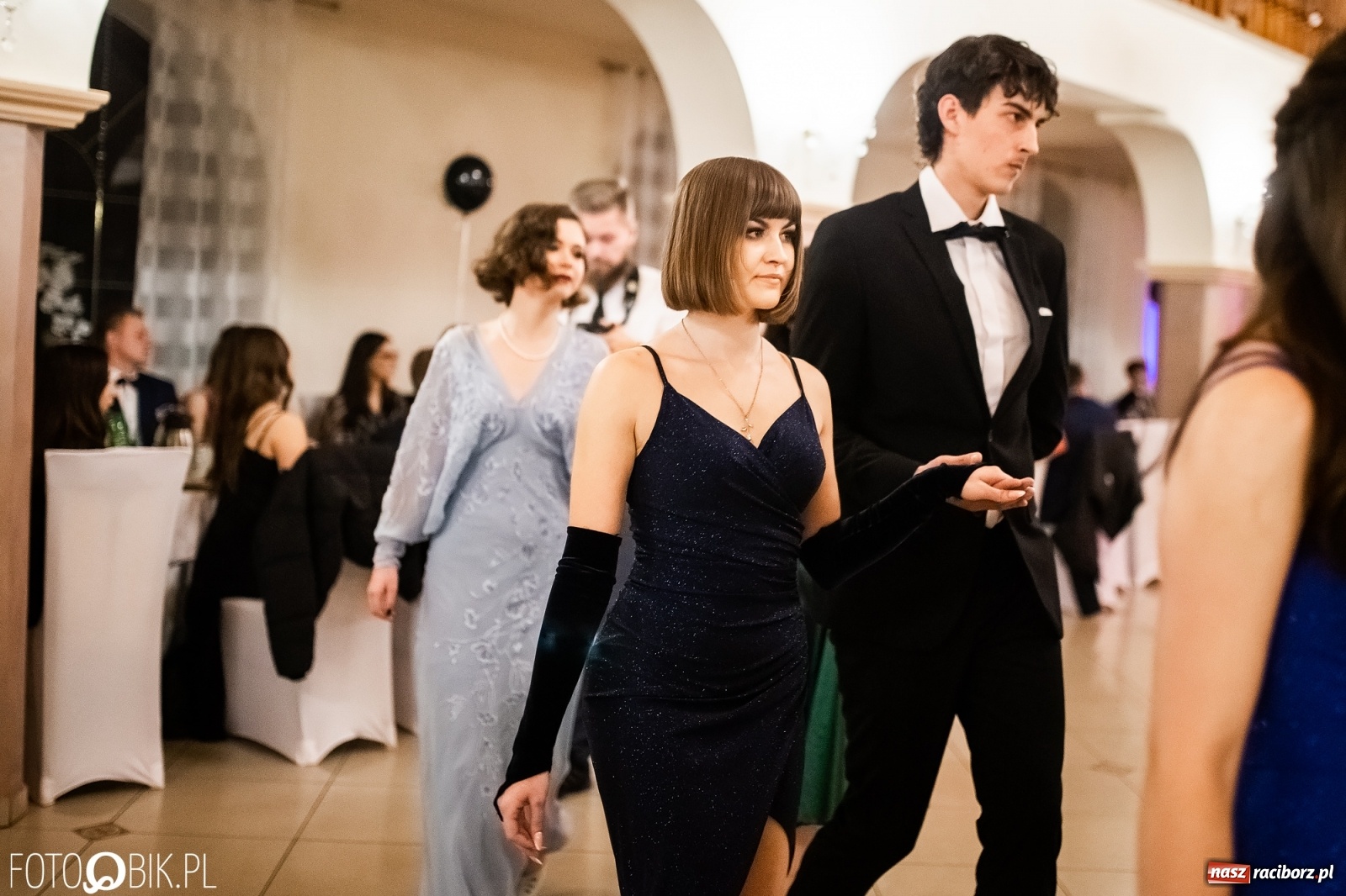 Zdjęcie w galerii na portalu naszraciborz.pl: Studniówka II LO im. Adama Mickiewicza w Raciborzu [FOTO i WIDEO] wiadomości z regionu