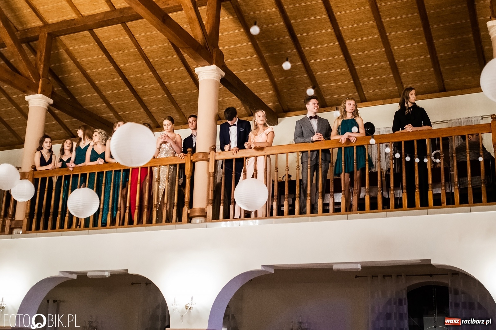 Zdjęcie w galerii na portalu naszraciborz.pl: Studniówka II LO im. Adama Mickiewicza w Raciborzu [FOTO i WIDEO] wiadomości z regionu