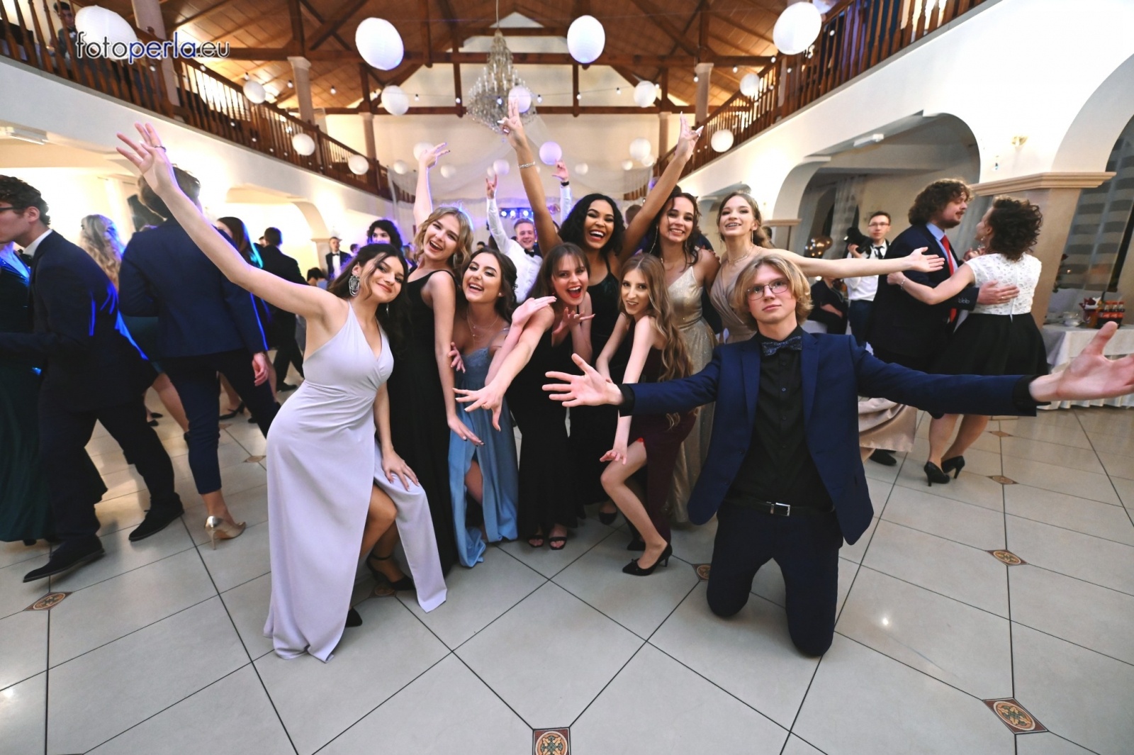 Zdjęcie w galerii na portalu naszraciborz.pl: To była niezapomniana noc. Studniówka II LO po polonezach wiadomości z regionu