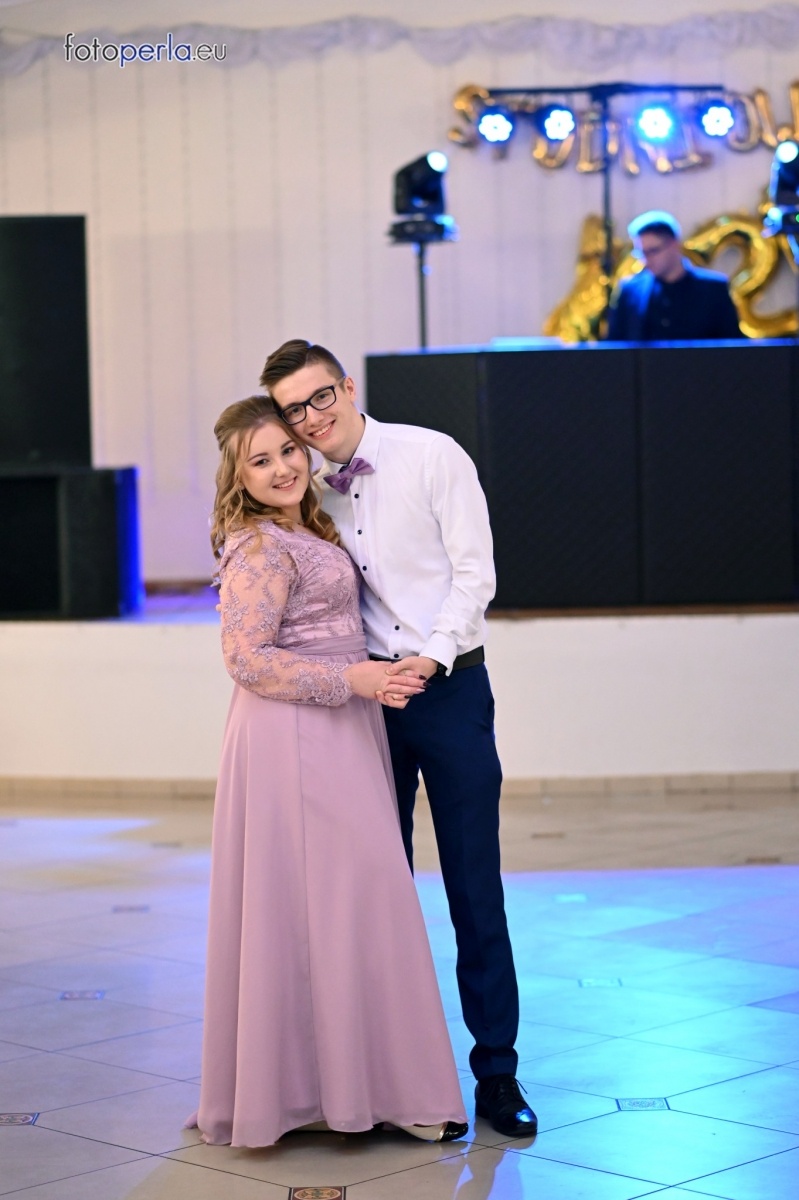 Zdjęcie w galerii na portalu naszraciborz.pl: To była niezapomniana noc. Studniówka II LO po polonezach wiadomości z regionu