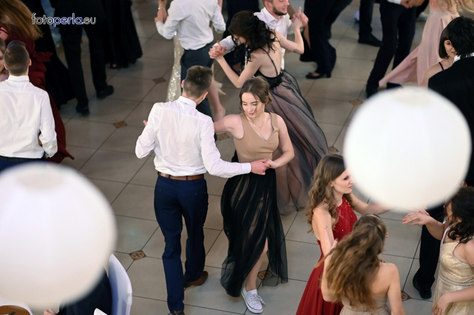 Zdjęcie w galerii na portalu naszraciborz.pl: To była niezapomniana noc. Studniówka II LO po polonezach wiadomości z regionu