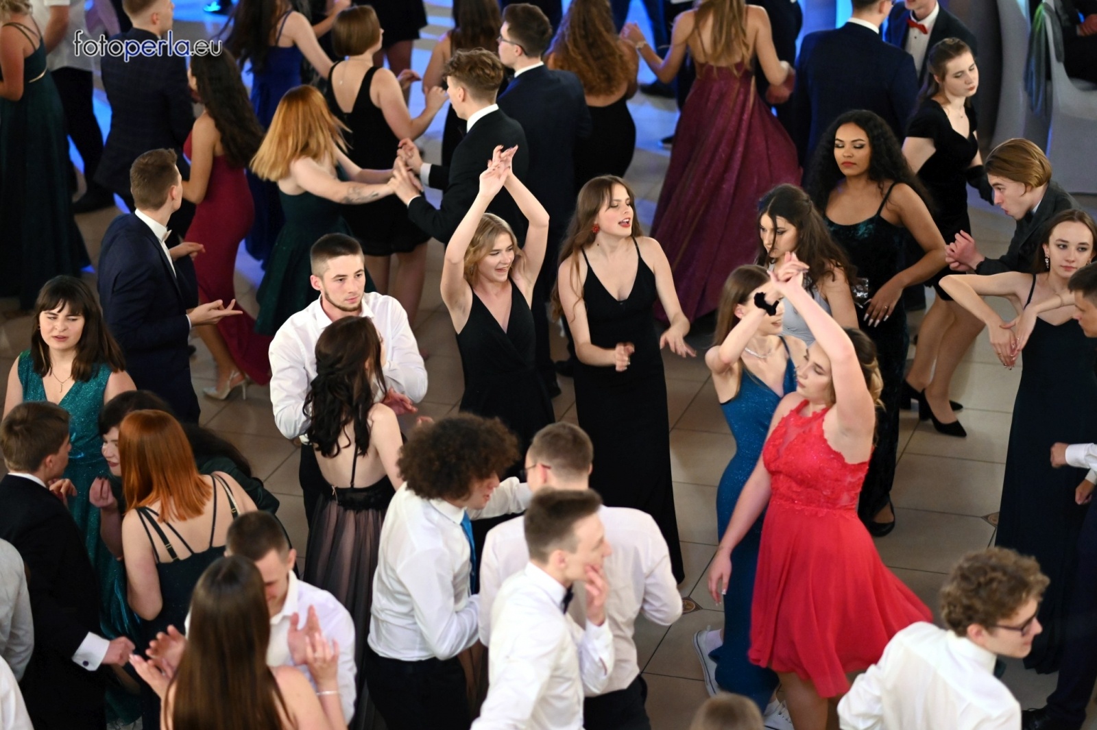 Zdjęcie w galerii na portalu naszraciborz.pl: To była niezapomniana noc. Studniówka II LO po polonezach wiadomości z regionu