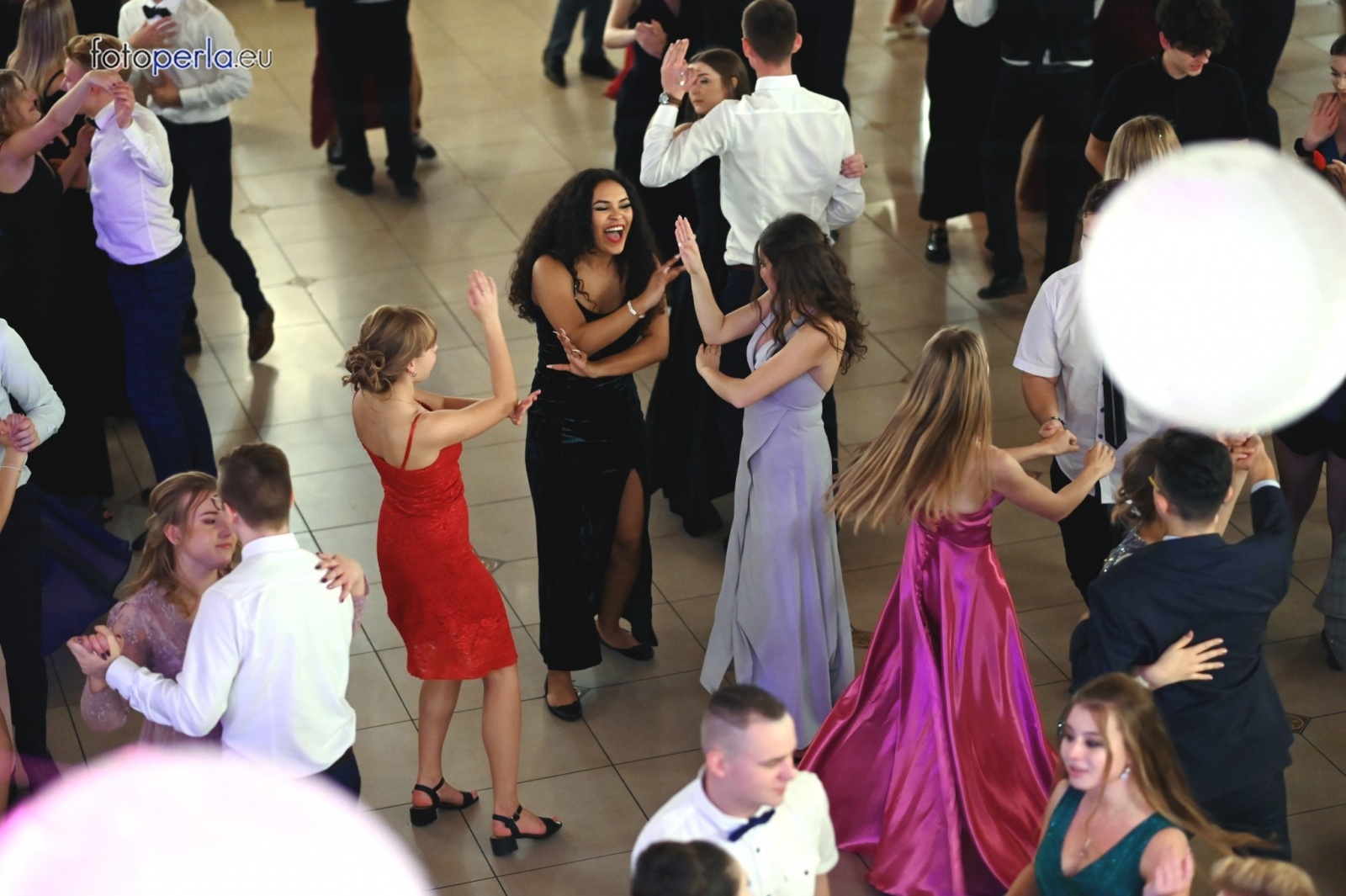 Zdjęcie w galerii na portalu naszraciborz.pl: To była niezapomniana noc. Studniówka II LO po polonezach wiadomości z regionu