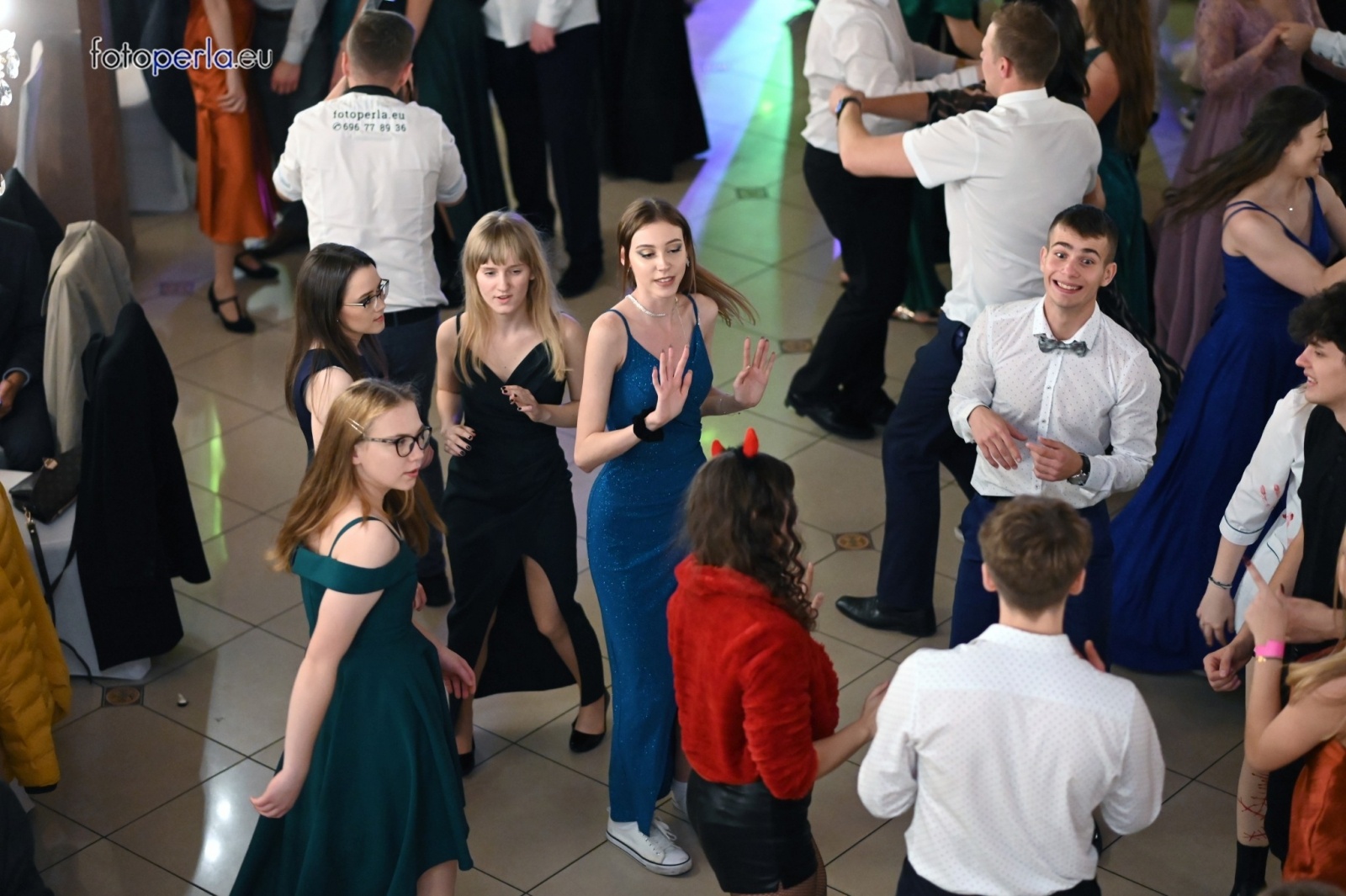 Zdjęcie w galerii na portalu naszraciborz.pl: To była niezapomniana noc. Studniówka II LO po polonezach wiadomości z regionu