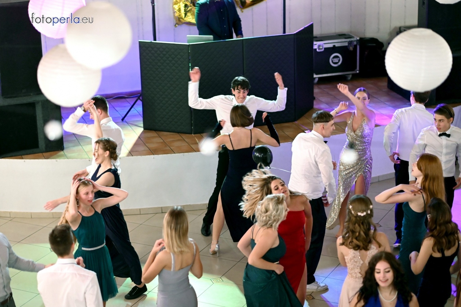 Zdjęcie w galerii na portalu naszraciborz.pl: To była niezapomniana noc. Studniówka II LO po polonezach wiadomości z regionu