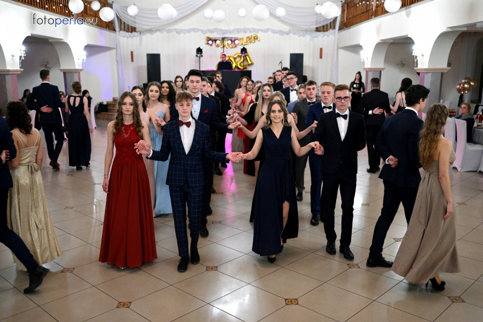 Zdjęcie w galerii na portalu naszraciborz.pl: To była niezapomniana noc. Studniówka II LO po polonezach wiadomości z regionu