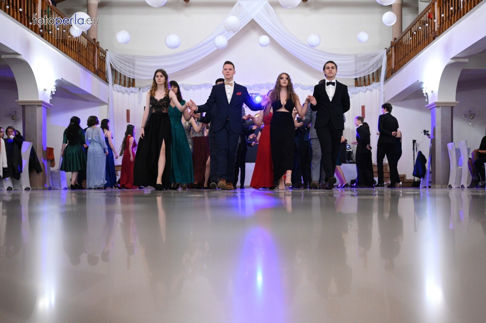 Zdjęcie w galerii na portalu naszraciborz.pl: To była niezapomniana noc. Studniówka II LO po polonezach wiadomości z regionu