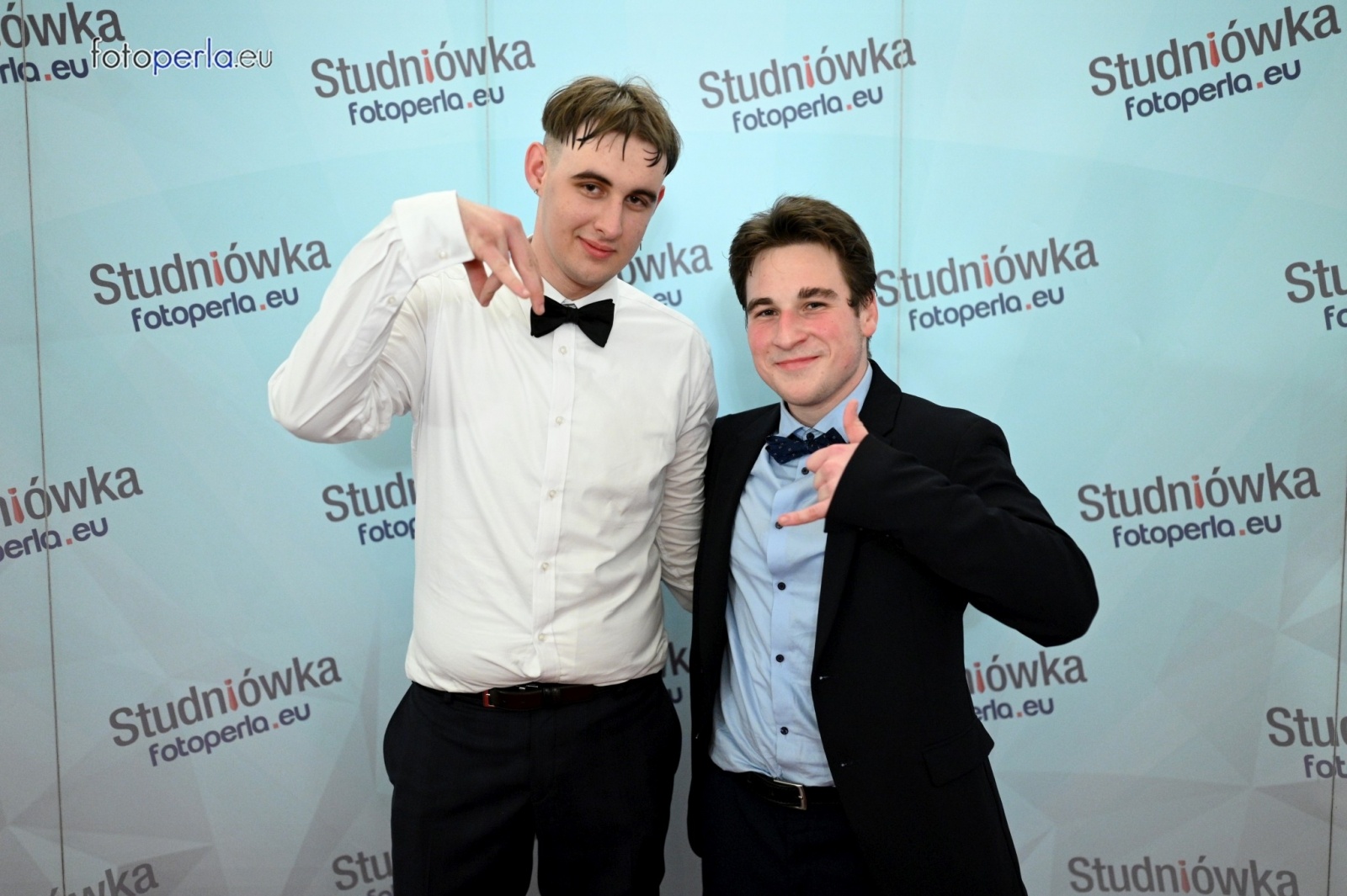 Zdjęcie w galerii na portalu naszraciborz.pl: To była niezapomniana noc. Studniówka II LO po polonezach wiadomości z regionu