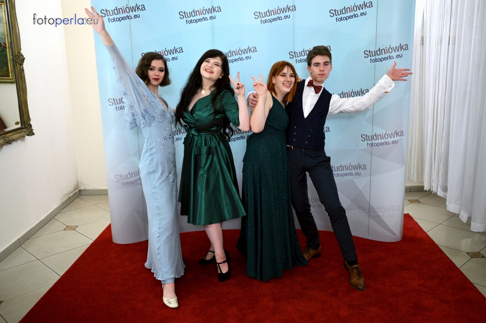 Zdjęcie w galerii na portalu naszraciborz.pl: To była niezapomniana noc. Studniówka II LO po polonezach wiadomości z regionu