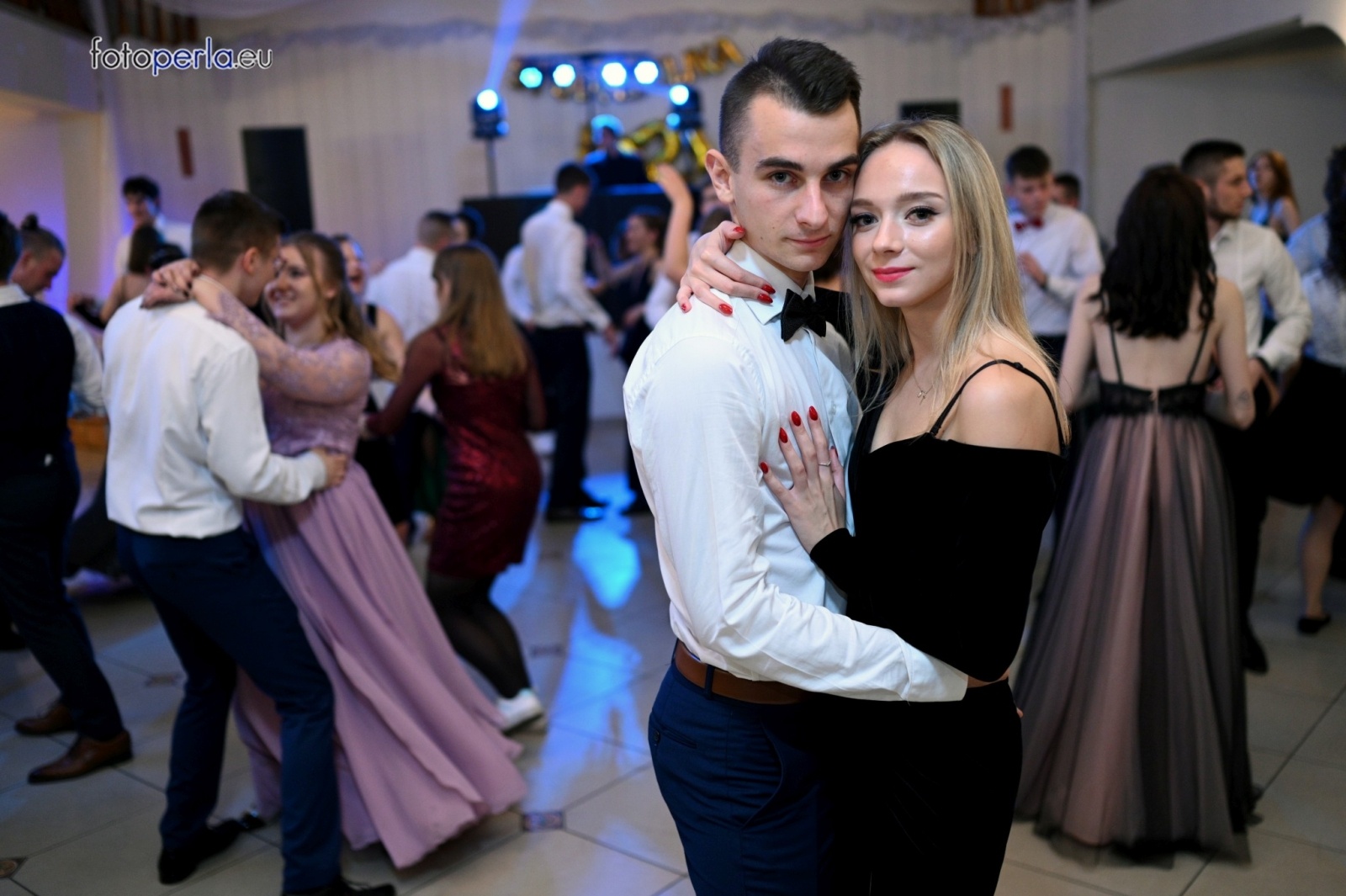 Zdjęcie w galerii na portalu naszraciborz.pl: To była niezapomniana noc. Studniówka II LO po polonezach wiadomości z regionu