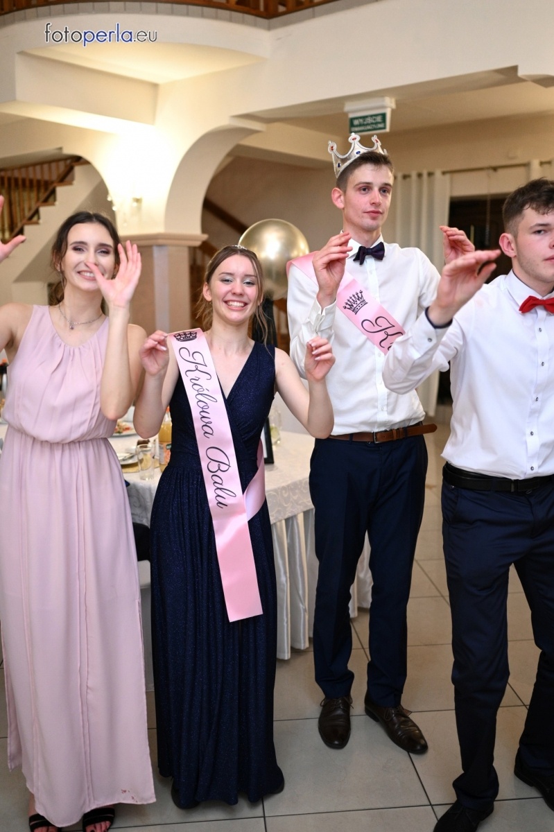 Zdjęcie w galerii na portalu naszraciborz.pl: To była niezapomniana noc. Studniówka II LO po polonezach wiadomości z regionu