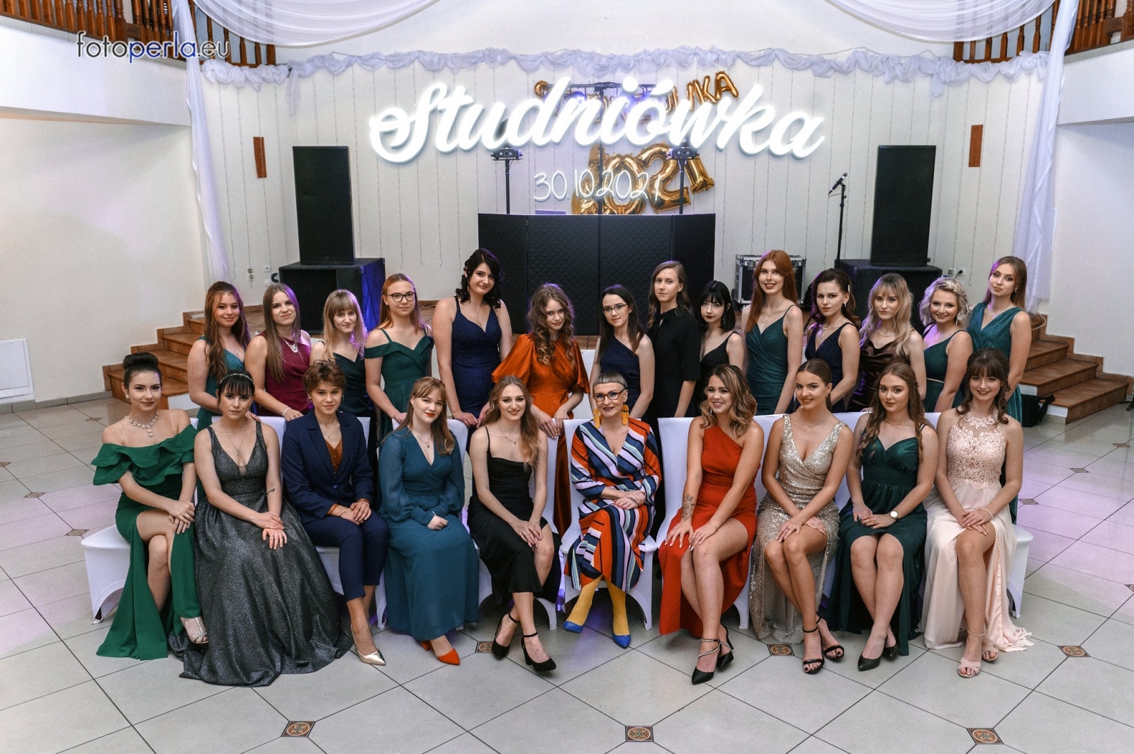 Zdjęcie w galerii na portalu naszraciborz.pl: To była niezapomniana noc. Studniówka II LO po polonezach wiadomości z regionu