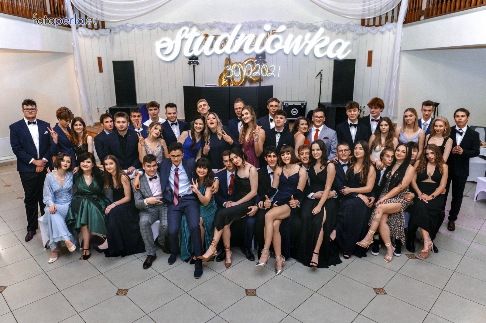 Zdjęcie w galerii na portalu naszraciborz.pl: To była niezapomniana noc. Studniówka II LO po polonezach wiadomości z regionu