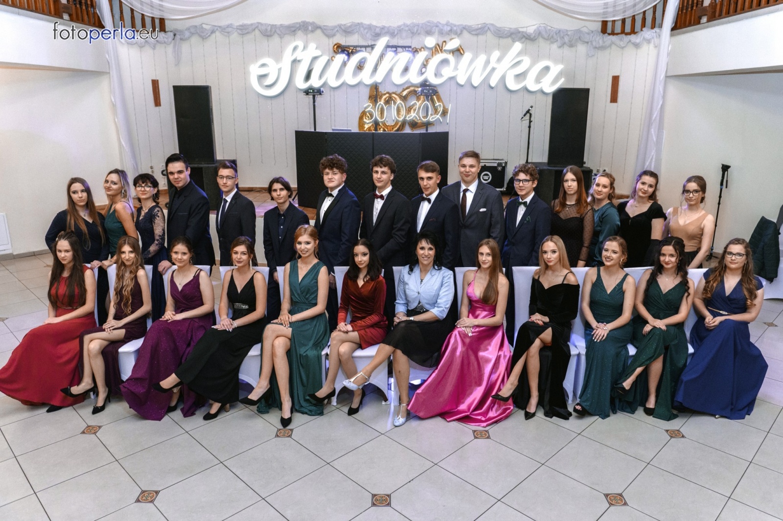 Zdjęcie w galerii na portalu naszraciborz.pl: To była niezapomniana noc. Studniówka II LO po polonezach wiadomości z regionu