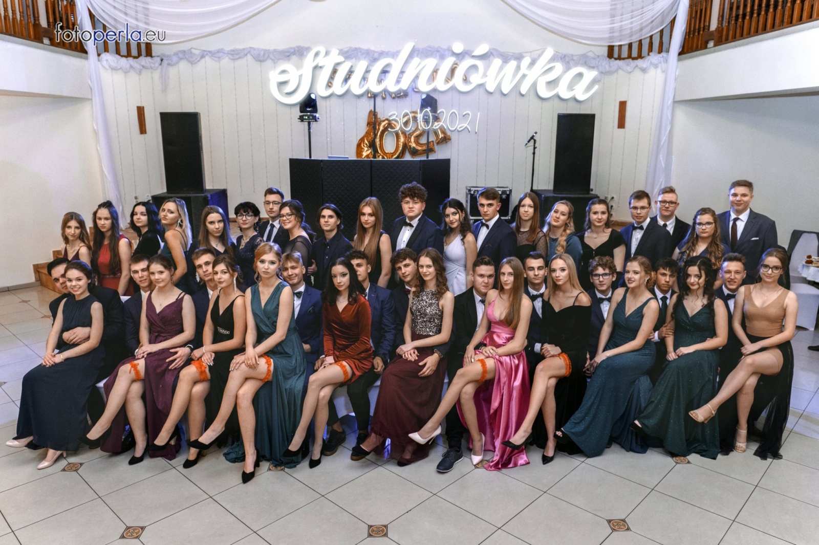 Zdjęcie w galerii na portalu naszraciborz.pl: To była niezapomniana noc. Studniówka II LO po polonezach wiadomości z regionu