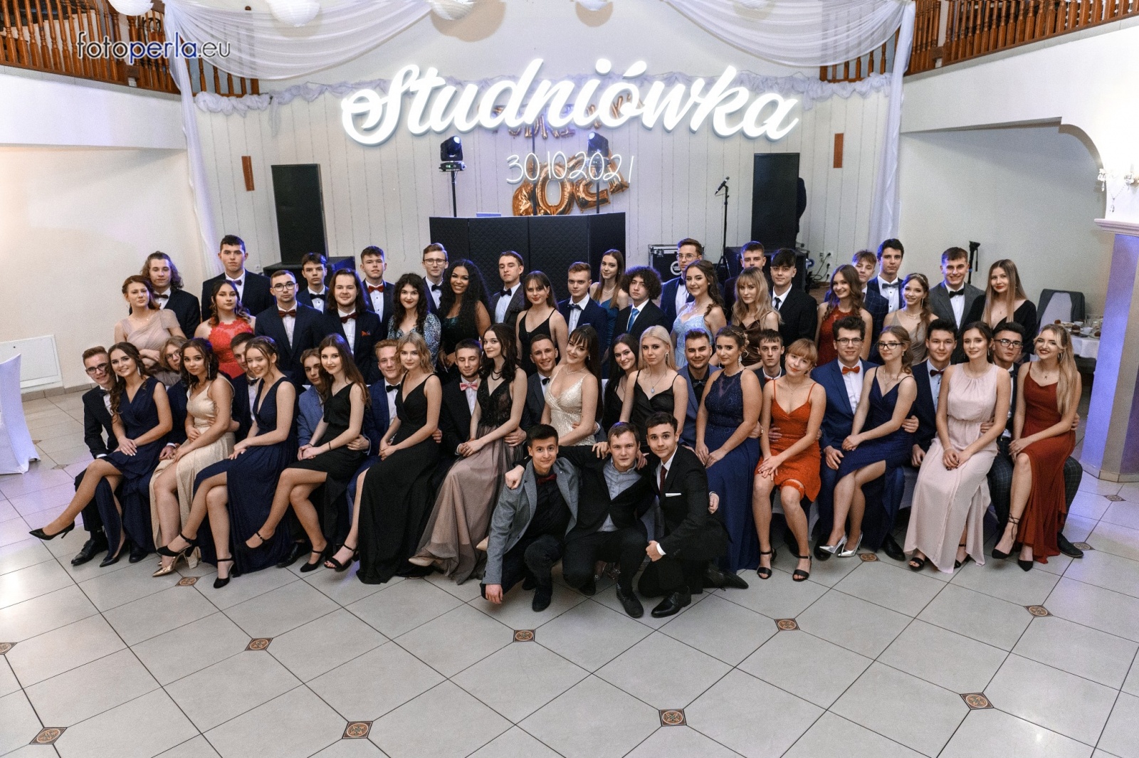 Zdjęcie w galerii na portalu naszraciborz.pl: To była niezapomniana noc. Studniówka II LO po polonezach wiadomości z regionu