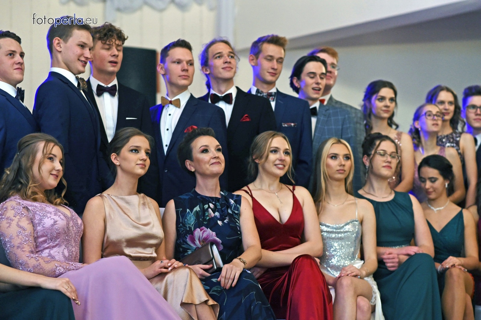 Zdjęcie w galerii na portalu naszraciborz.pl: To była niezapomniana noc. Studniówka II LO po polonezach wiadomości z regionu