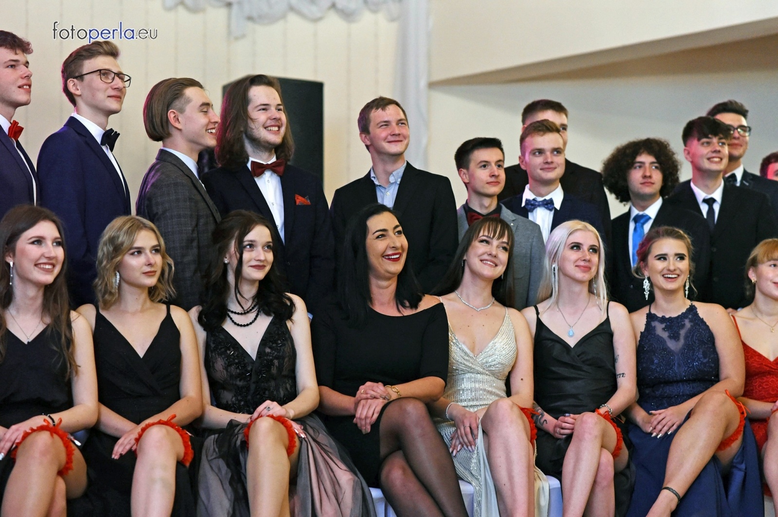 Zdjęcie w galerii na portalu naszraciborz.pl: To była niezapomniana noc. Studniówka II LO po polonezach wiadomości z regionu